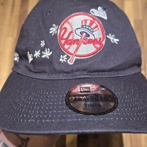 New Era Yankees Navy Cap with Red Embroidery